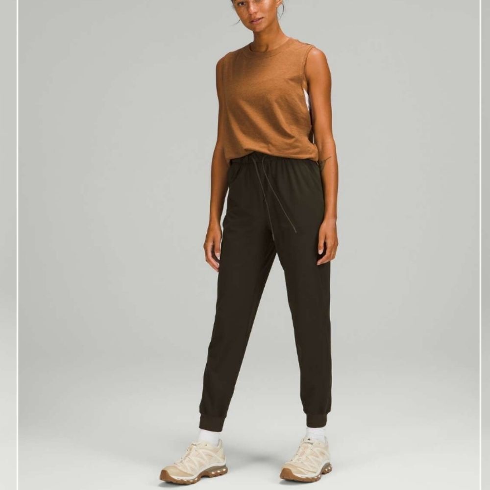 Lululemon Stretch High-Rise Jogger *Full Length Dark Olive Green W5CV4S Size 6